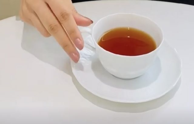 カップを持つ手の素材集 - CLIP STUDIO ASSETS