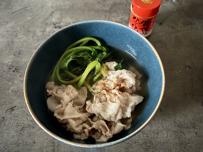 料理家SHIORIさんのひとり鍋レシピ ごまみそつみっこ鍋 簡単!手軽にあったまろ♡ - with class -講談社公式- 家族の時間をもっと楽しく