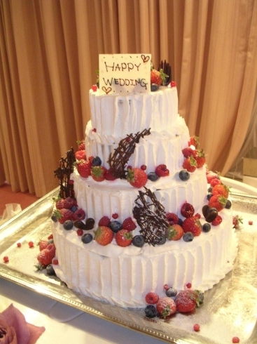 ピンクのリボン☆どこから見てもかわいいプレゼント型-ゼクシィ