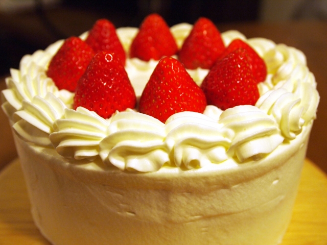 楽天市場 いちごアイスケーキ５号 送料込 誕生日ケーキ 記念日ケーキ あす楽 あすつく いちごケーキ バースデーケーキ 人気いちごケーキ 苺のショート苺デコレーション おすすめケーキ ギフト スイーツプレゼント : うしゃぎさん楽天市場店