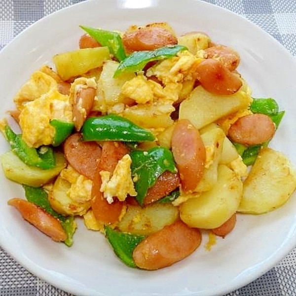 卵と玉ねぎとウインナーのコンソメスープ