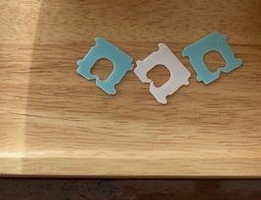 セリアおすすめクリップを使ってみた！食パン袋を留めている「バッグ・クロージャー」は使いにくいからヨムーノ