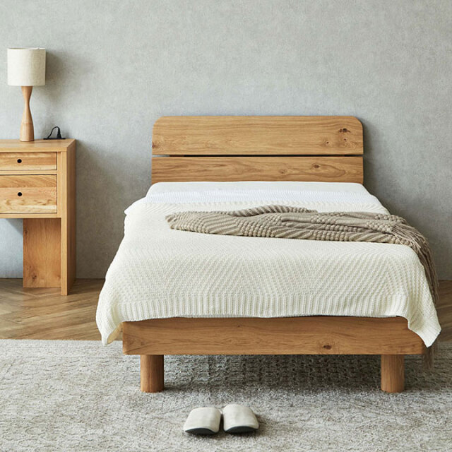 ラスク2シェララフィアのベッドフレーム 節有りのオーク材を使ったナチュラルな雰囲気 子供部屋にもおすすめ 愛知県西尾市睡眠ハウスたかはら