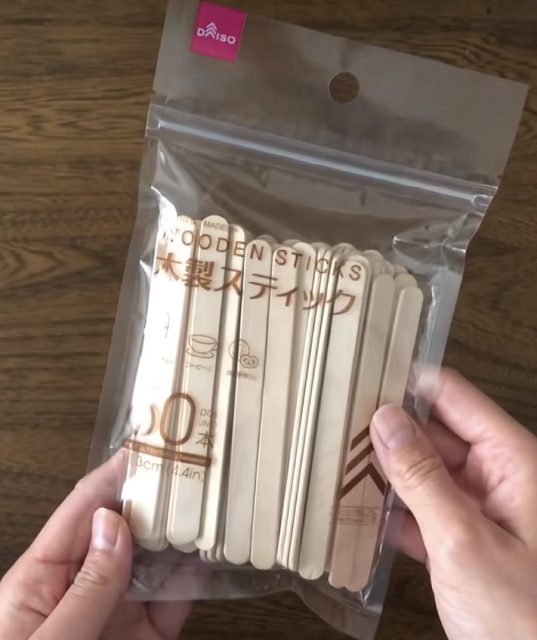 ダイソーの意外なアイテムで簡単“チョコパリアイス”の作り方が2000万再生 「発想が天才」「ダイソー行ってきます」 1 2ライフハック ねとらぼ