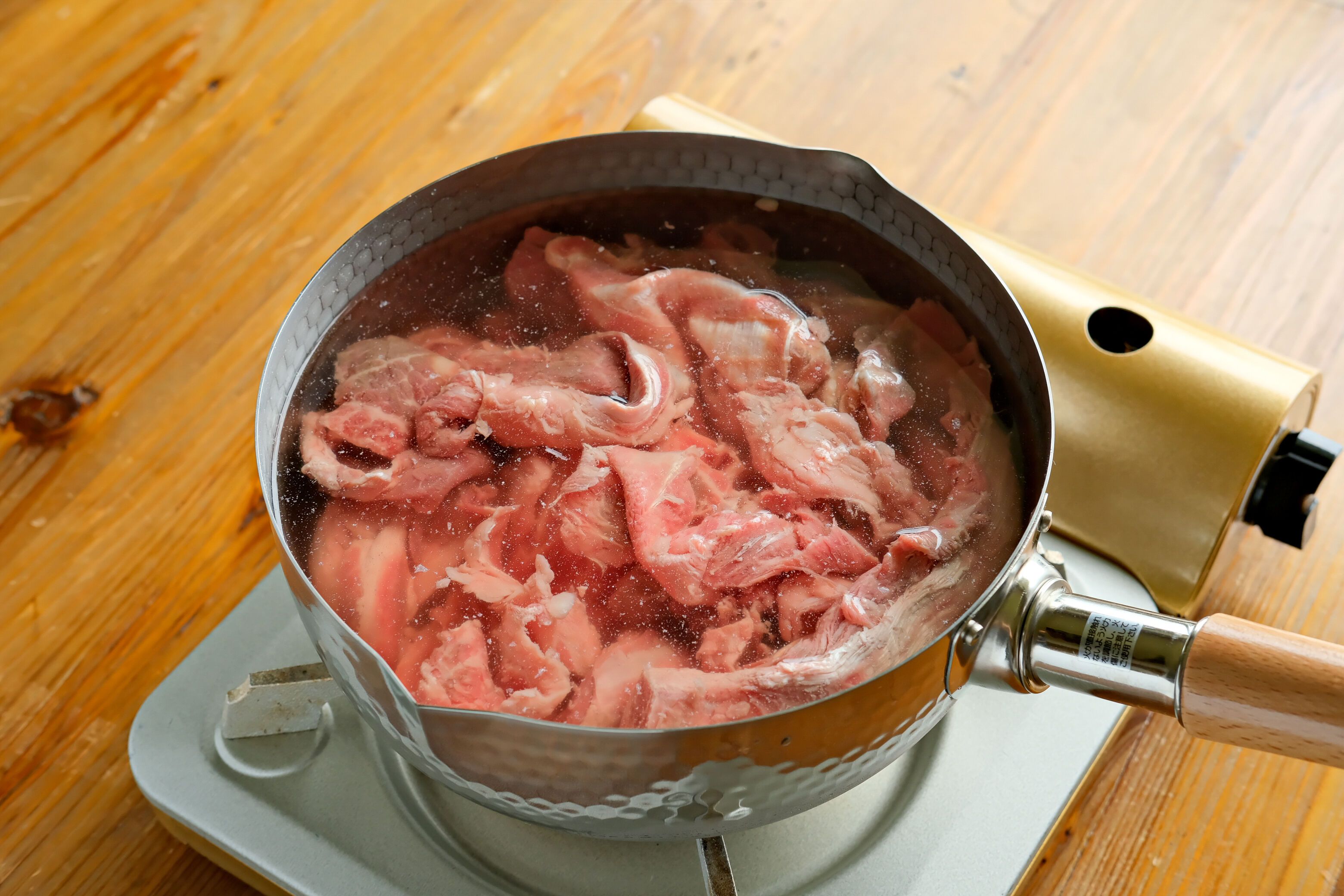 牛すじ肉の下処理をしないとどうなる？牛すじ 食肉加工販売 業務用肉プロデュース株式会社マルニチフード