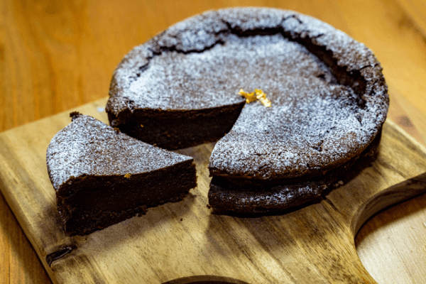 炊飯器だけで簡単！ ガトーショコラからタルトタタンまで、スイッチひとつで作れる手間短ケーキレシピ3選 - dressing ドレッシング