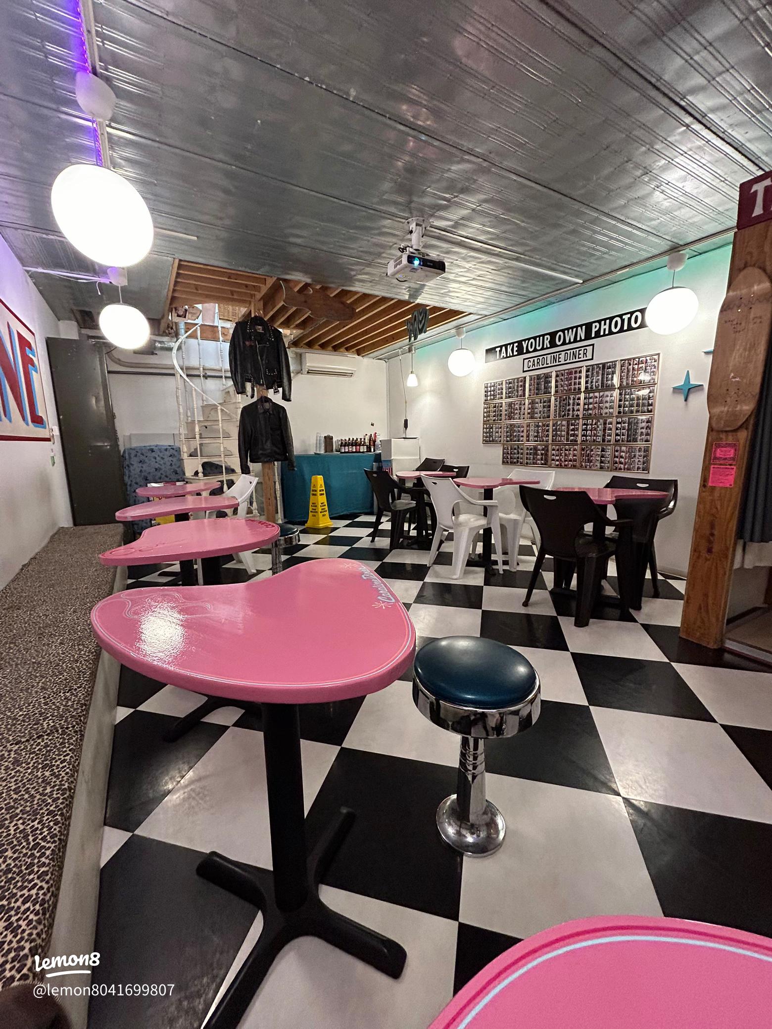 カラフルでレトロな雰囲気が魅力。沖縄のアメリカンダイナー4選るるぶ&more