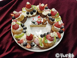 シャインマスカットと巨峰のリースタルト 🎃 ＊ 🌀🌀🌀🌀🌀🌀🌀🌀🌀🌀🌀🌀 手作りロールケーキ部です🧸‎🤍*.+ﾟ今日はHalloween〜🎃 𓂃𓈒𓂂𓇬 🦇 𓂃𓈒𓂂𓇬 🎃 手作りロールケーキ部同時ポストです🎀 メンバーは あゆみ@patisserie_de_ayumi りさ @ai.risa29 かな