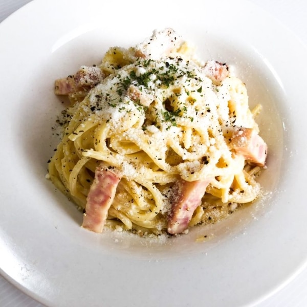 レンジで10秒！クリームチーズや生クリーム不使用！豆腐レアチーズケーキ, --------------------, 材料,--------------------, 絹ごし豆腐 100~150g 水絞りで-10g , 水切りヨーグルト100~150g 今回はオイコス120g使用 , 甘味料 大さじ3ぐらい お好み , レモン汁 大さじ1 2~1ぐらい お好み , ゼラチン2~3g強,