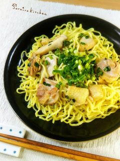 楽ウマ◎香ばしチキンのネギ塩焼きそば