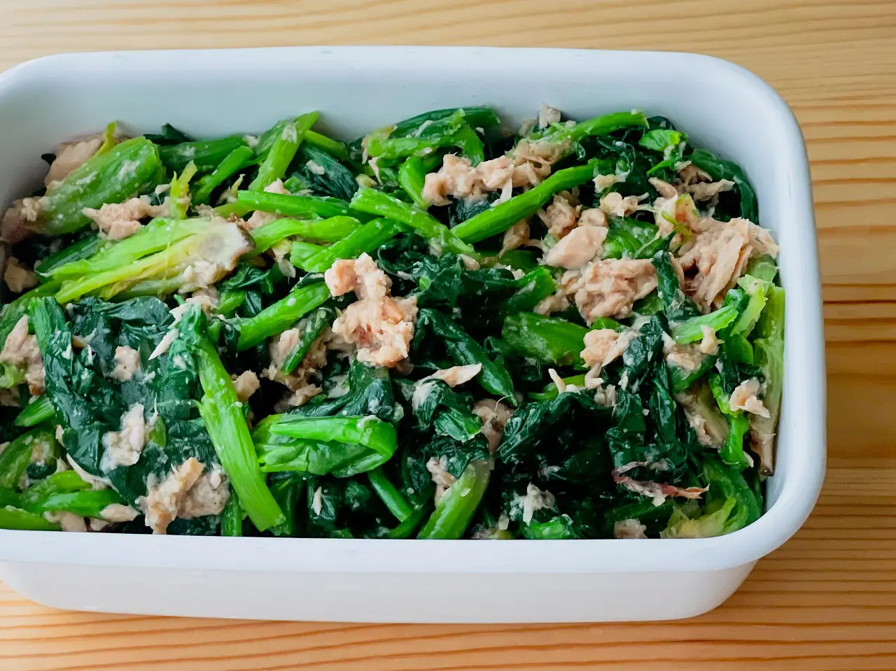 冷凍野菜で ほうれん草とコーンのコンソメスープ