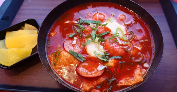 BTS テテ来店！油そば徹底レポ 食べたメニュー・座った席など東京 우유 uyu韓国旅行に役立つ情報発信中✈️