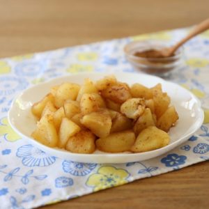 シナモン煮りんご入りパンドカンパーニュ 写真素材5303303- フォトライブラリ