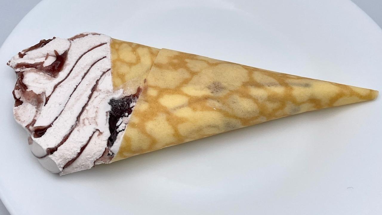 いちごスペシャルクレープ新発売しました！ いちご、生クリーム、蔵王ミルクの苺アイス乗せになります。いちごアイスは新しいトッピングになります。蔵王のミルクいちごになります。 甘すぎずさっぱりとしたお味で美味しいアイスです。 この夏オススメメニューです