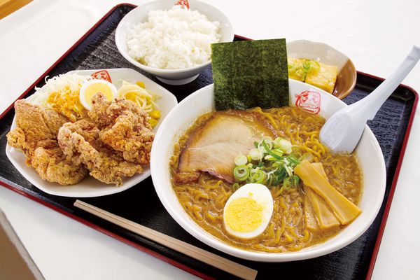 北海道・三笠市の名物グルメがたくさん!!「道の駅 三笠」の「食の蔵」に行ってみた!!~初めて食べた「ジャンボ焼き鳥丼」「石炭ざんぎ」は絶品!!完全にハマりました!!~- 北海道から、たまには全国まで!!音楽・映画・グルメ大好き、デカ盛りハンター・キラキラ