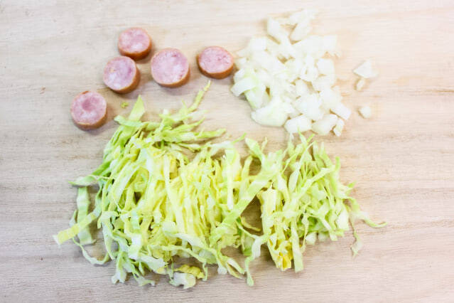 小麦粉不要!*むき海老とキャベツとチーズのほぼ具のおやき*