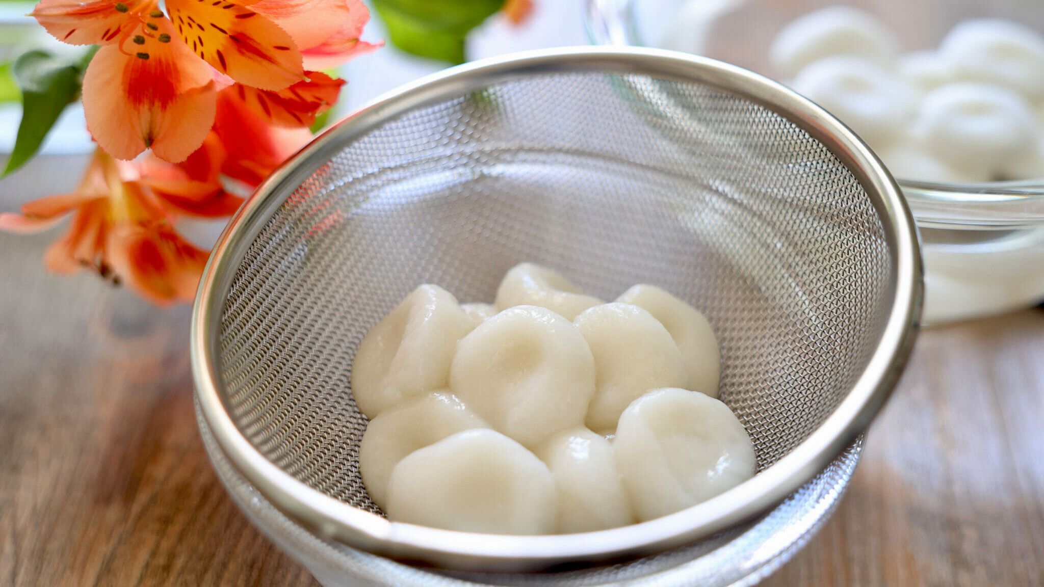 冷蔵・冷凍 白玉団子の固くならない保存方法は？白玉 団子 固 く なら ない 方法は茹でた後がポイント！お菓子のプロによるレシピをシェアする「シェアレピ」