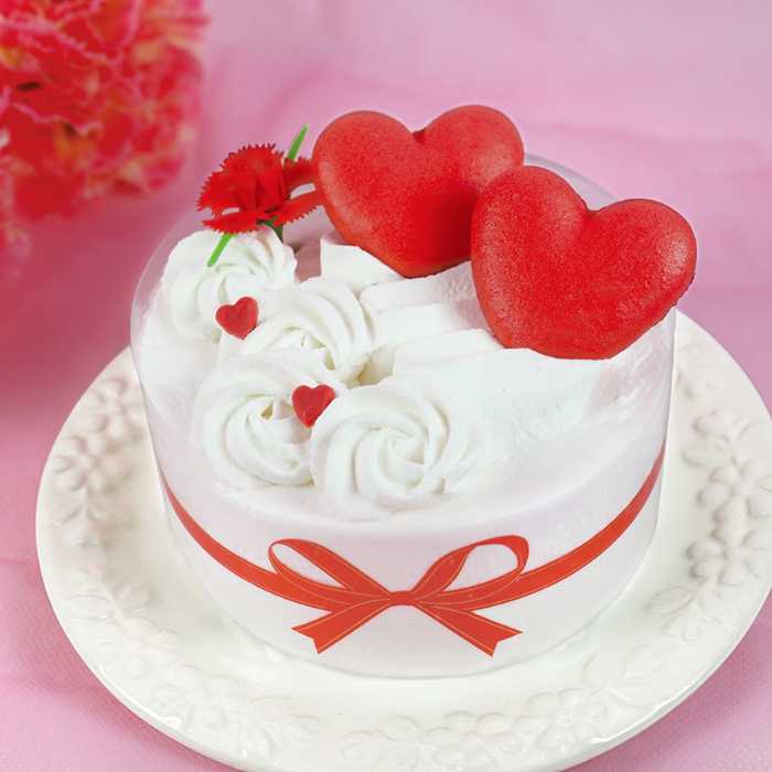 ハート型の赤いケーキ 10450001962 の写真・イラスト素材アマナイメージズ