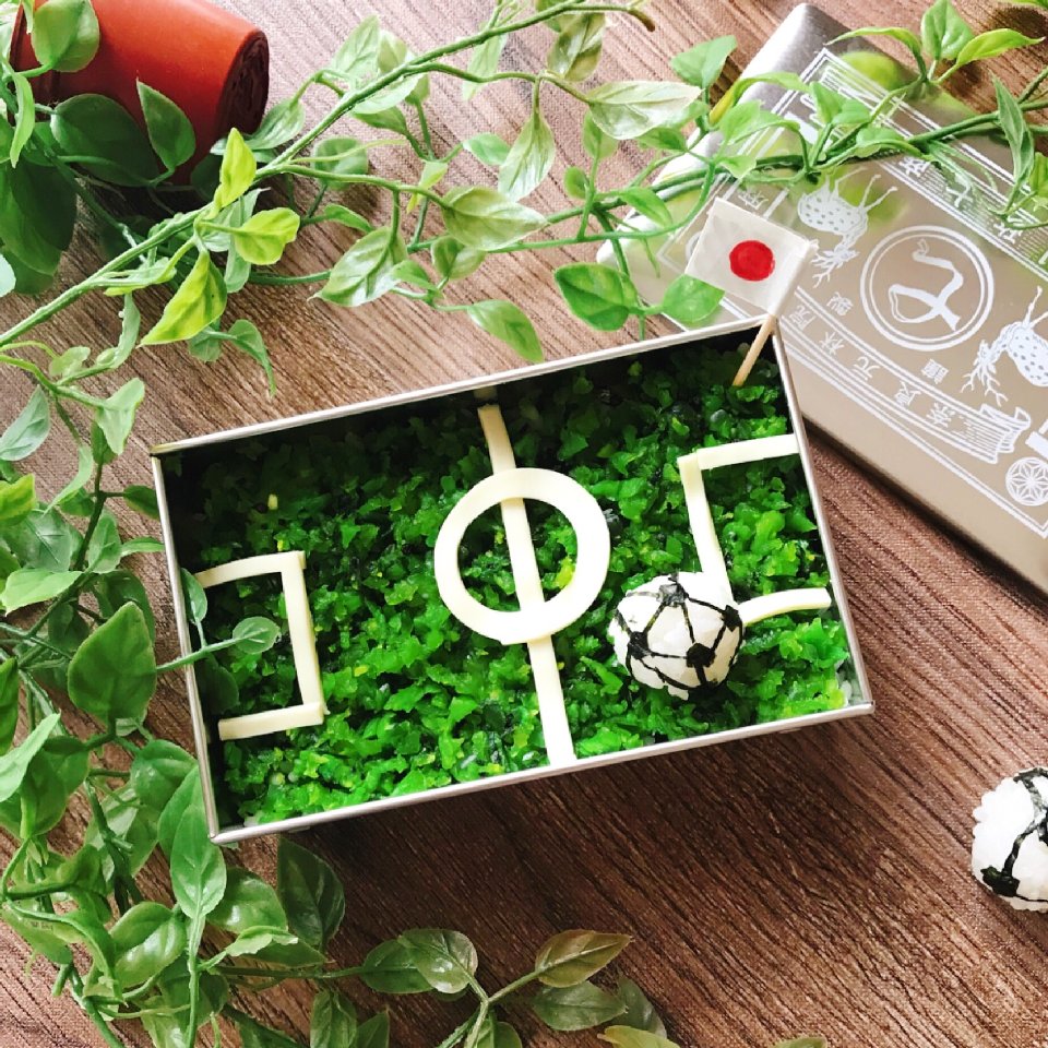 キャラ弁＆男子高校生弁当 サッカーボール弁当＆鶏カツ弁当♪銀色倉庫３ - 楽天ブログ