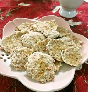 止まらない美味しさ！片栗粉で簡単海老せんべい