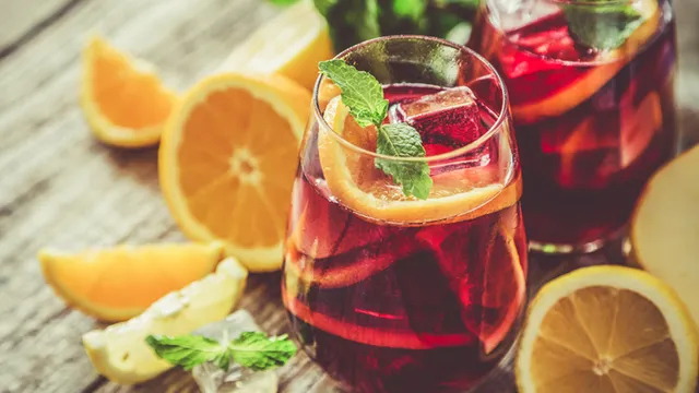 夏の新定番!陽気なワインカクテル「カリモーチョ」をご紹介 – 香りと記憶がテーマのWEBメディアLoin ロワン