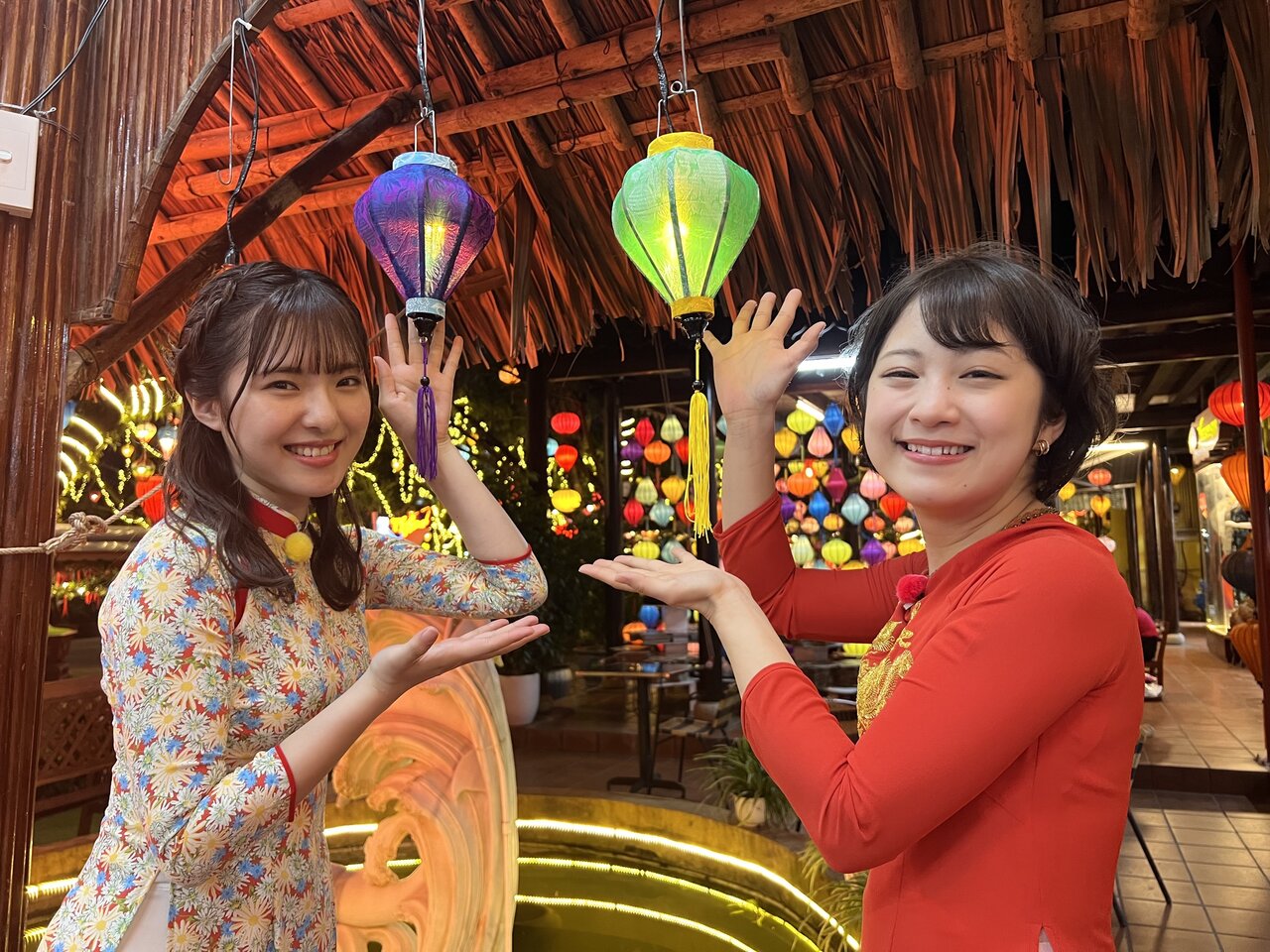 5年前にベトナムのホイアンで買ったランタン。3個買ったのですが、電球の設置などどうして良いか分からず、結局ずっと仕舞い込んでました。意を決して&四苦八苦して1個だけ吊るしてみたのですが、やっぱりホイアンみたいに沢山吊るしたくなってしまいます。ベトナム