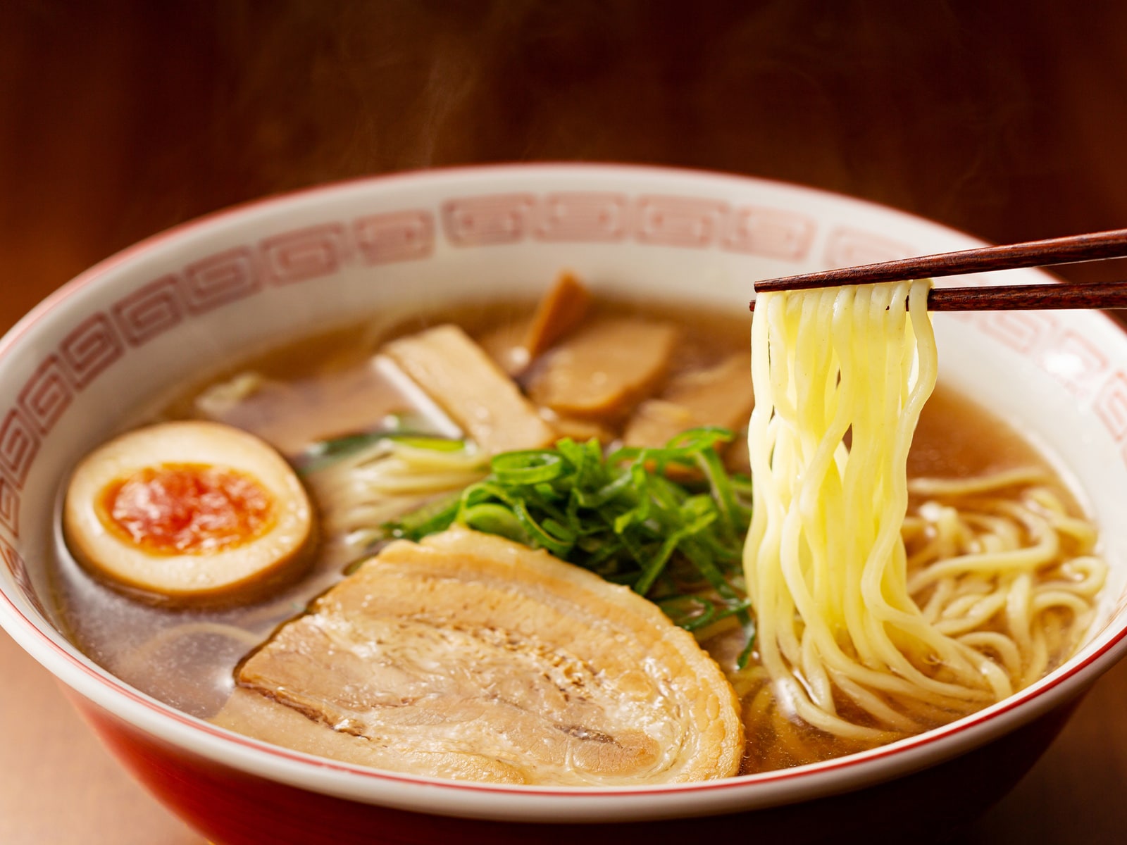 麺や五助で、こだわりの強そうな味噌ラーメンと、もっちりな餃子。れんどすの名店