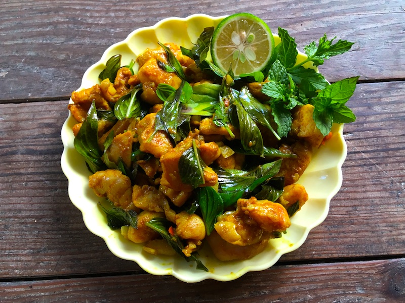 バジルとココナッツの至福の出会い 本場タイの「グリーンカレー」レシピ