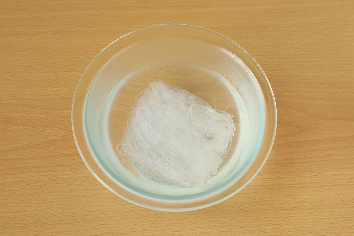 春雨の戻し方 - 乾物の戻し方 料理の基礎レシピサイトNadia