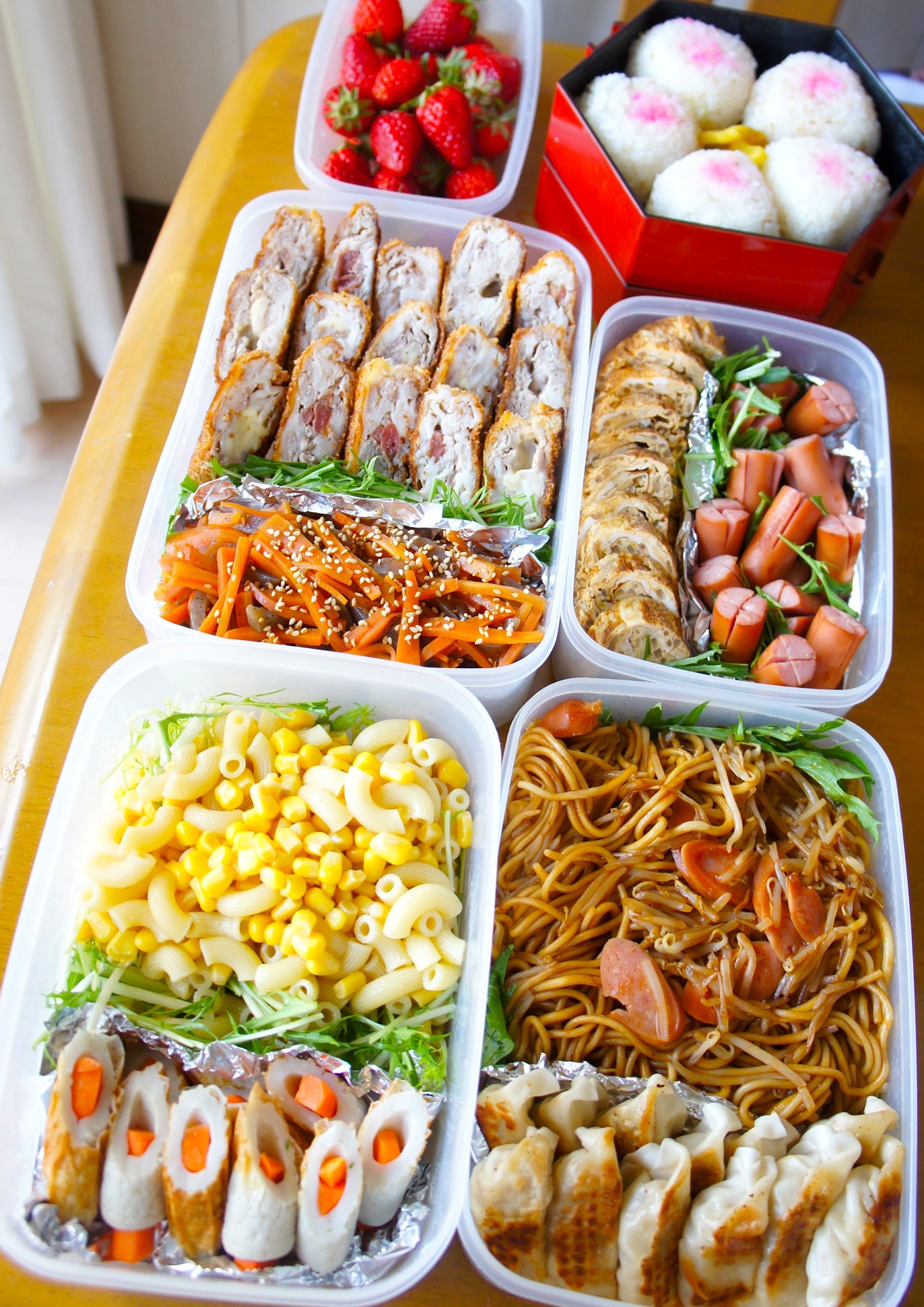 年齢別 保育園の遠足お弁当おすすめレシピ7選!作り方のポイントも紹介