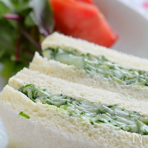 徹底解説 英国貴族はなぜキュウリのサンドイッチを好んだのか？アンティーク家具ショップ 公式ケントストア