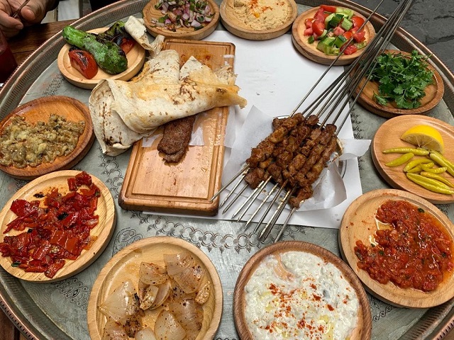 意外と知らないケバブのルーツクーリエ・ジャポン