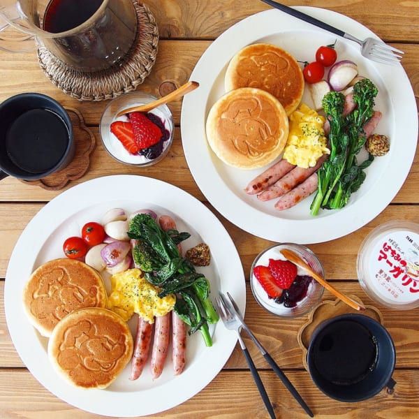 スクランブルエッグのパンケーキプレート