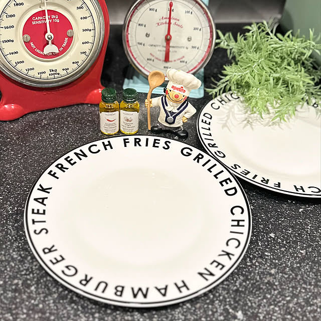 新作登場に目が離せない♡ダイソーの心惹かれるお皿10選RoomClip mag暮らしとインテリアのwebマガジン