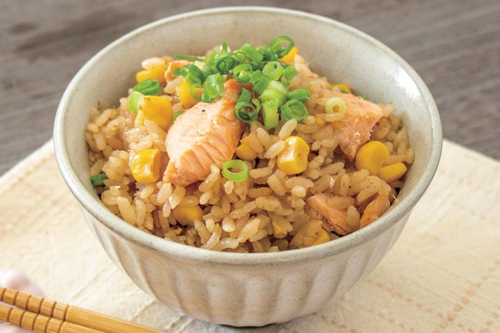 鮭とシーチキンのコーンバター炊き込みご飯 WalkerSnapdish スナップディッシュID:umub9a