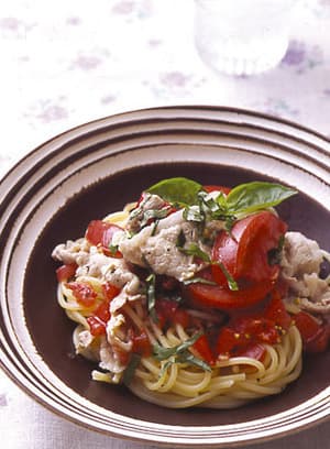 楽天市場 きのこと豚肉と完熟トマト 森のパスタソース 1人前メール便配送スパゲティソース トマトソース きのこパスタ きのこスパゲティレトルト マッシュルーム パスタソース きのこ パスタ スパゲッティソース レトルトパスタソース 簡単調理 ソース レンジ