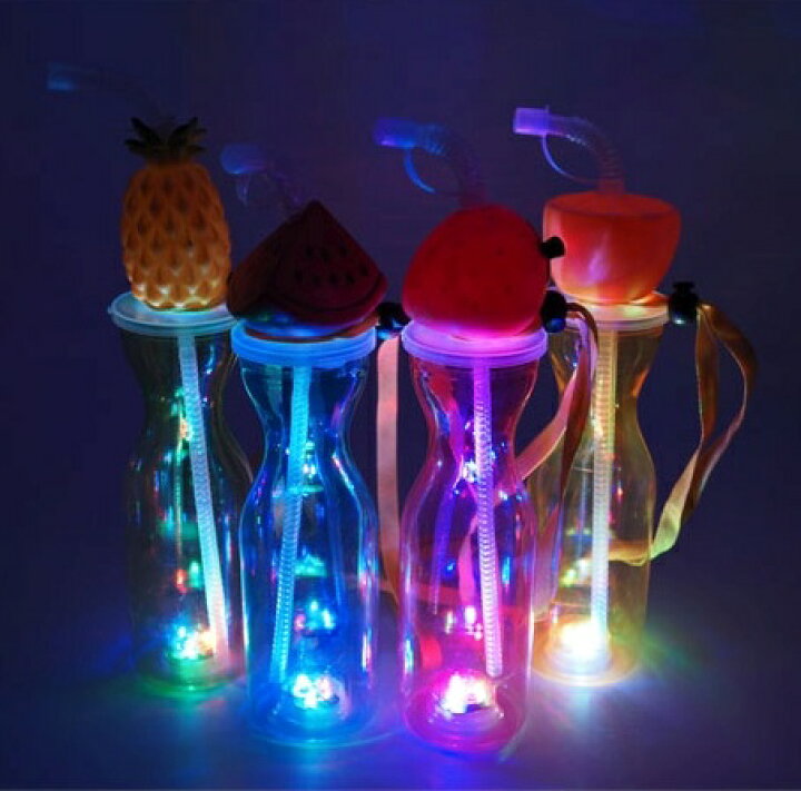 光るドリンクボトル 作り方TikTok