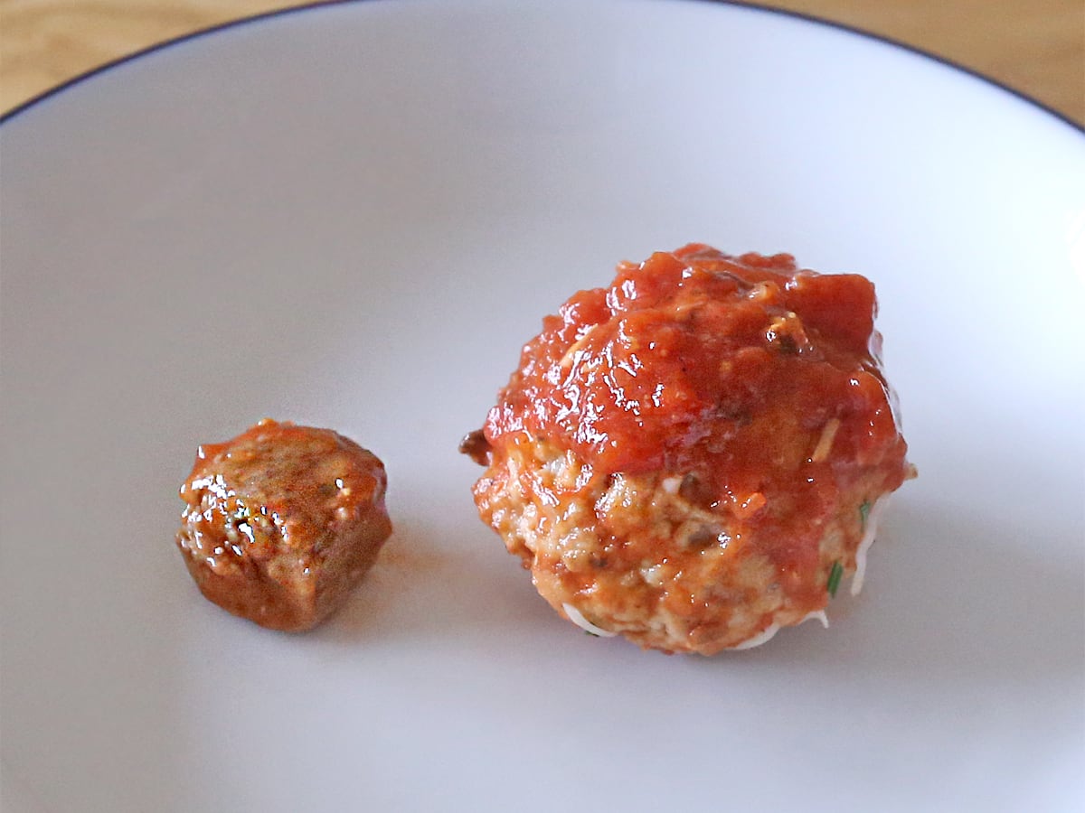 コストコの鶏生だんごが旨くて便利で超おすすめ！国産冷凍鶏団子は鍋や弁当に大活躍