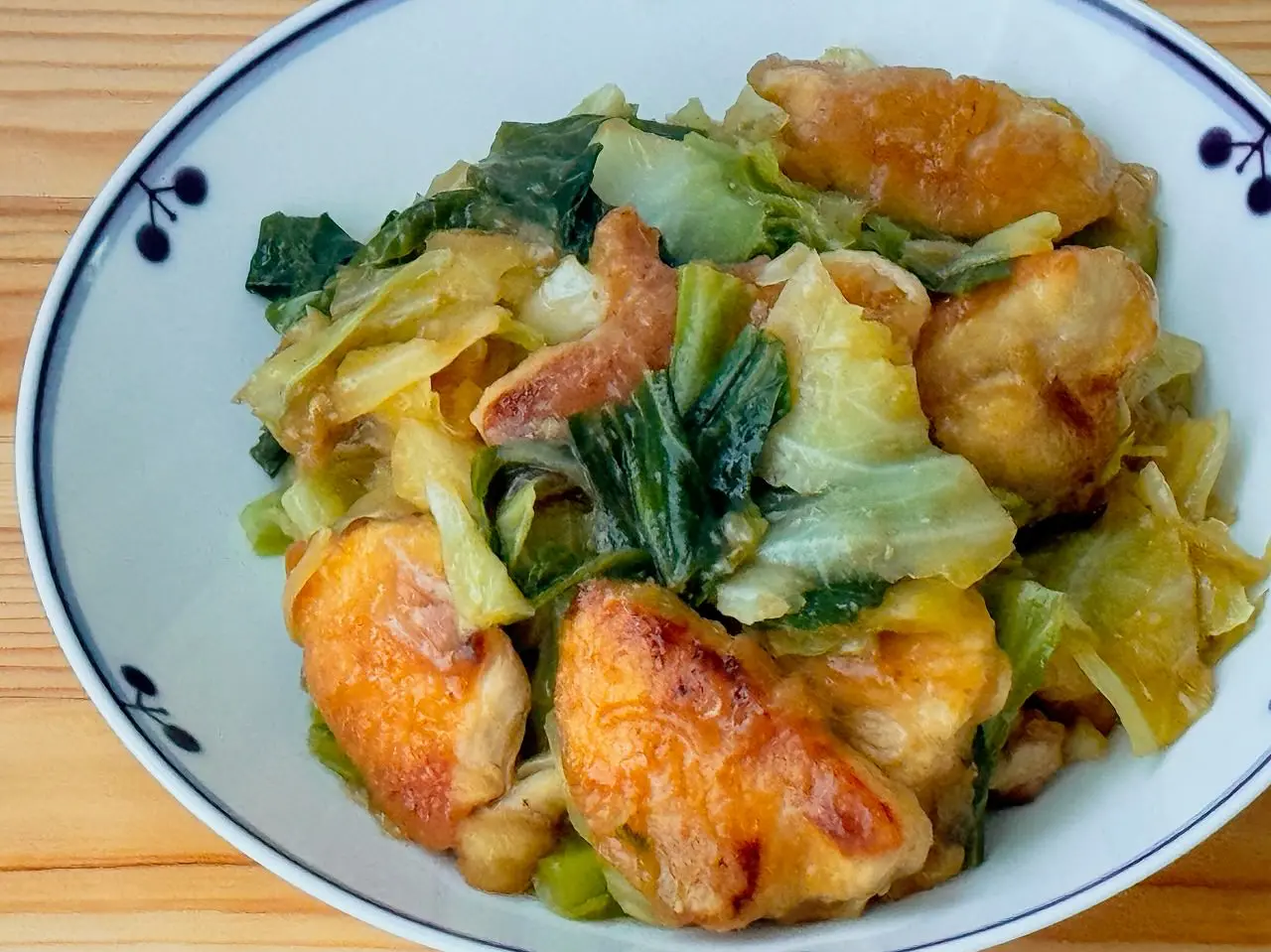 キャベツと鶏むね肉の甘辛炒め 野菜たっぷり肉やわらか