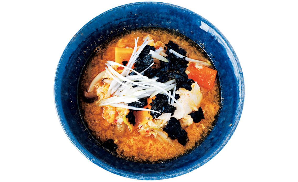 和田明日香vs炊飯器!春キャベツ1個丸々使い切りレシピ!今回は炊飯器に勝てるのか!? - YouTube