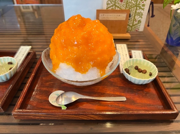 蔵元八義の直営 天然氷のかき氷 道の駅はくしゅうエブリ前Hokuto-shi Yamanashi