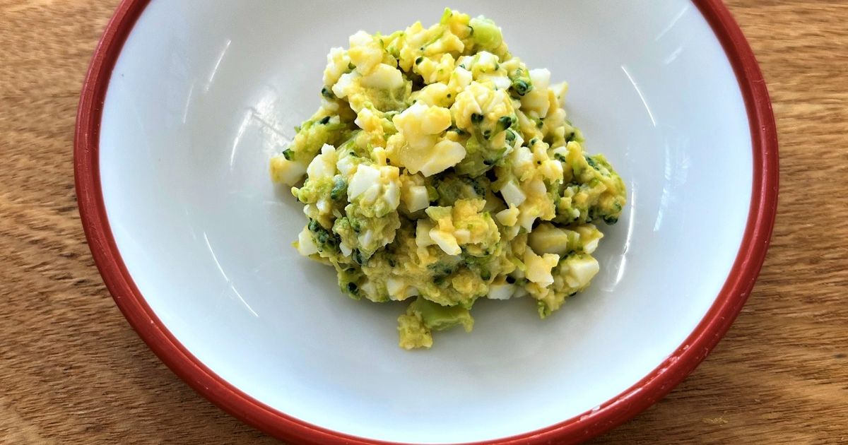 離乳食 中期 ブロッコリーと鮭フレークの和え物