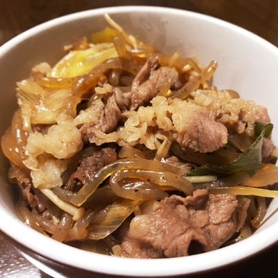 ボリューム満点！ しらたき牛丼