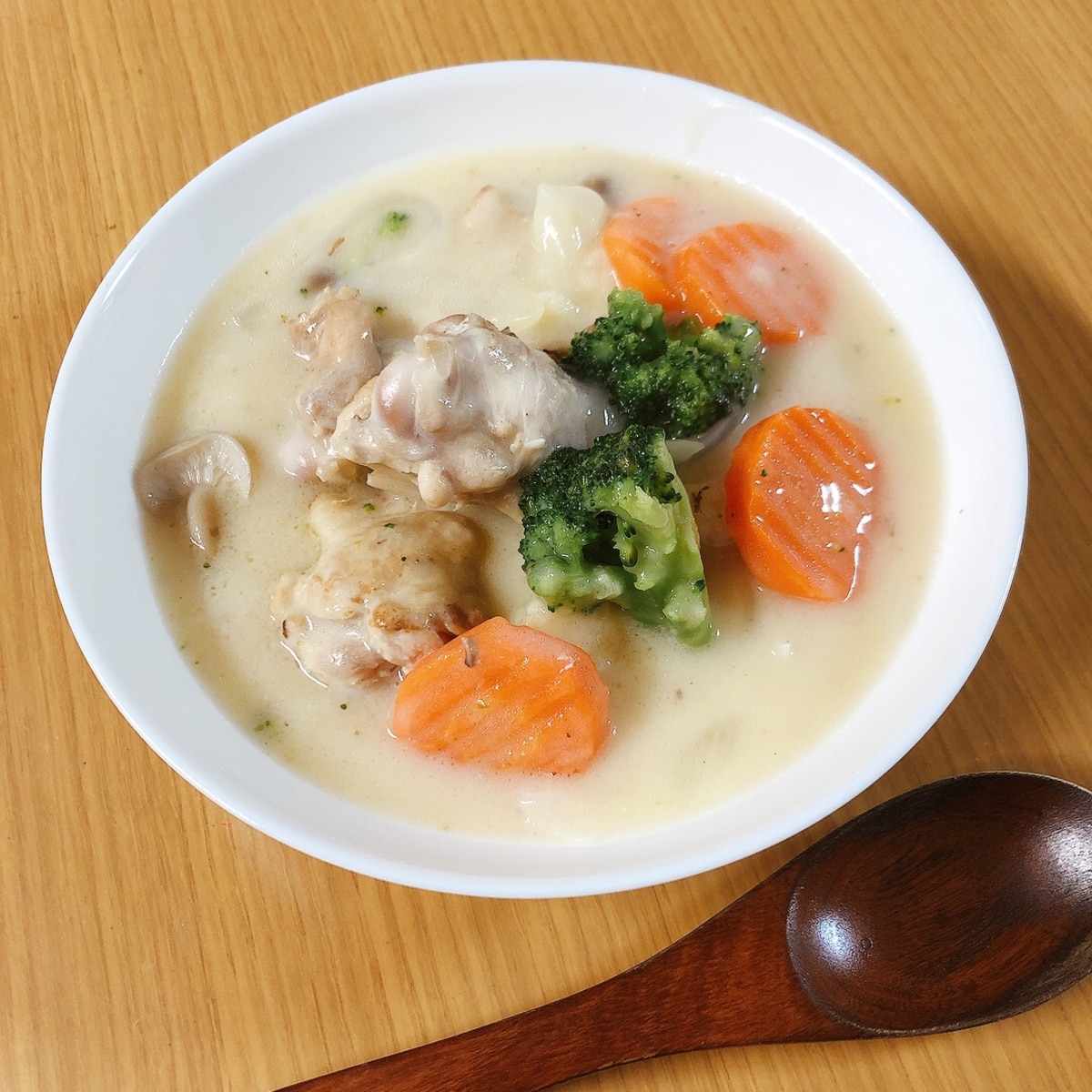 シチューの冷凍保存方法や保存期間を詳しく解説！ ポイントは具材選択と「分けて冷凍」HugKum はぐくむ