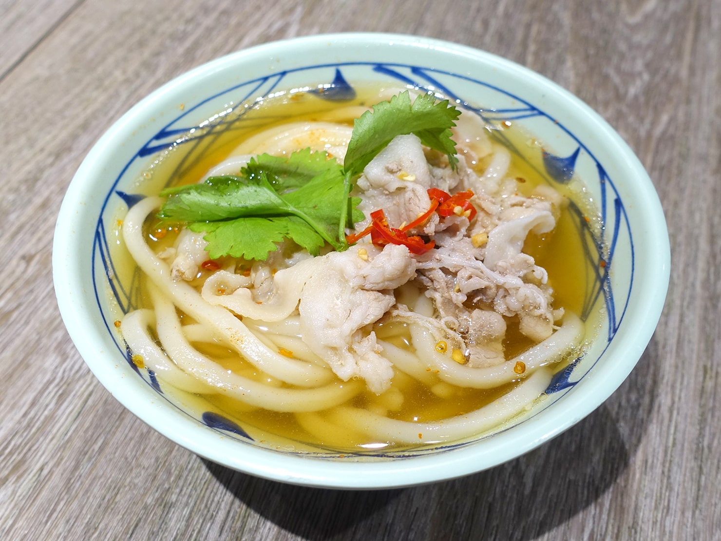 丸亀製麺」ほぼ一強時代も「資さん」など新興勢力も台頭！激化する「うどん戦争」の中、わずか2店舗の激レア「うどんチェーン」が凄かったチェーン店最強のモーニングを探して東洋経済オンライン