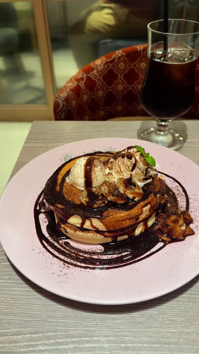絶妙な半熟感！大阪梅田地下街の好みが分かれるふわくしゅパンケーキ 「ベルヴィル 梅田店」CaféAdvisor