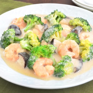 チンゲン菜とヤングコーンのマヨネーズ炒め