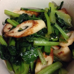 小松菜でカルシウムたっぷり🥬, サクサク米粉チヂミ,生地 , 米粉 100g ※製菓用,小麦粉の場合は小麦粉60g +片栗粉40g , 卵1個, 水 70cc生地かたい場合は調整してね , しょうゆ 大さじ1, 鶏がらスープの素 小さじ1, ※豚肉や乾燥エビを混ぜる場合は不用,具材 , 小松菜 1 2袋 100g , 玉ねぎ 1 4個, にんじん 40〜50g, ごま油