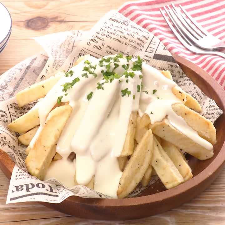 業スーのいももち的フライドポテトにハマる！ 『もちもちポテトフライ』は太めでもっちりのびる弾力食感のふしぎなおいしさmitok ミトク