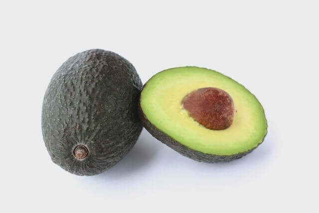 アボカドを剪定して病気から守ろう！適切に管理していく方法お庭110番